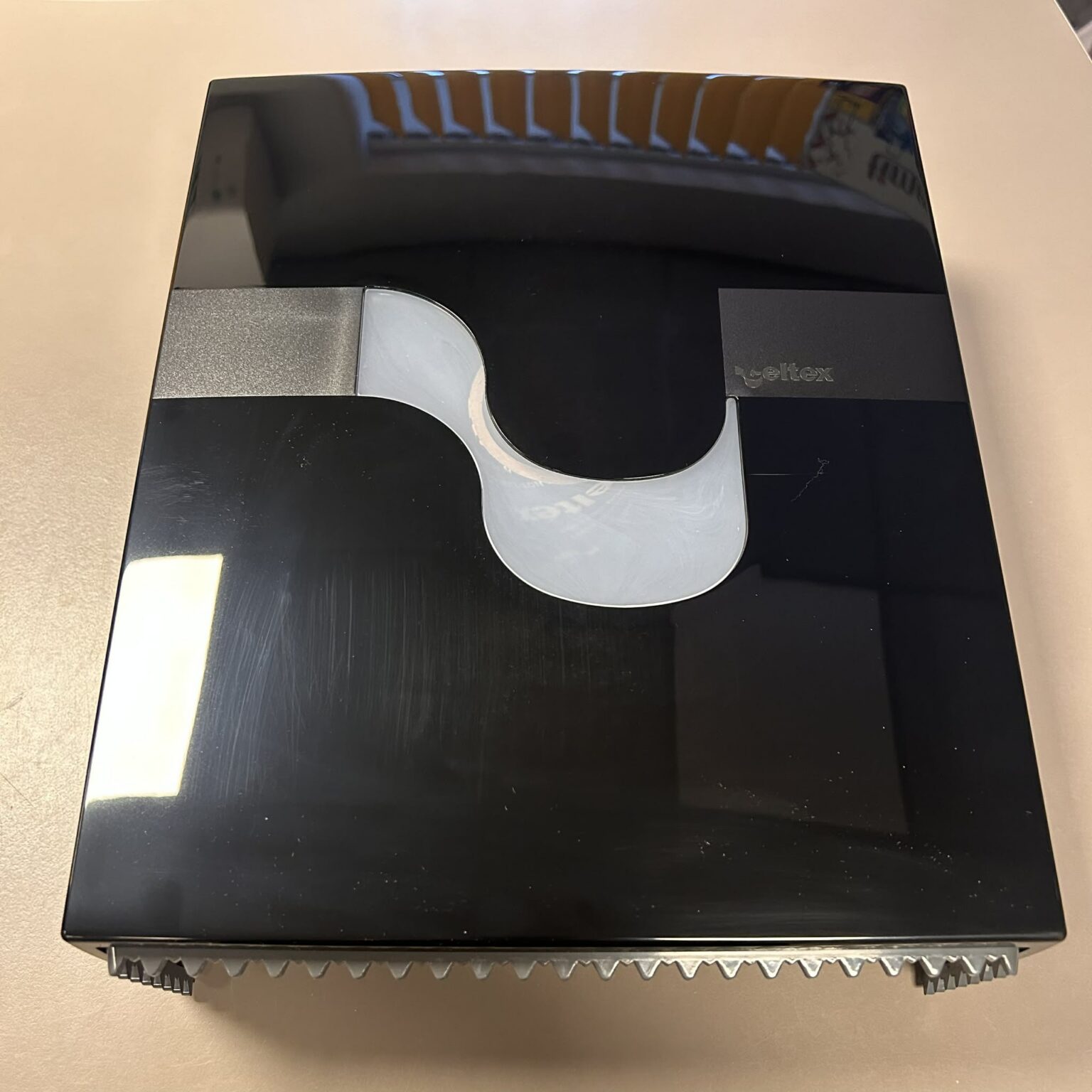 Celtex tualettpaberi hoidik Megamini Maxi Jumbo VALGE 92220 / MUST 92200 - Image 2